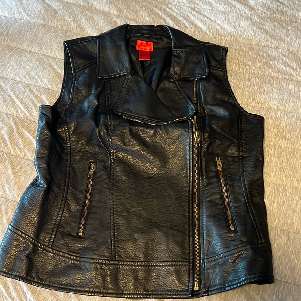 V Cristina Leather vest